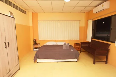 Chambre familiale Deluxe — Holiday Phangan - Hostel & Bar